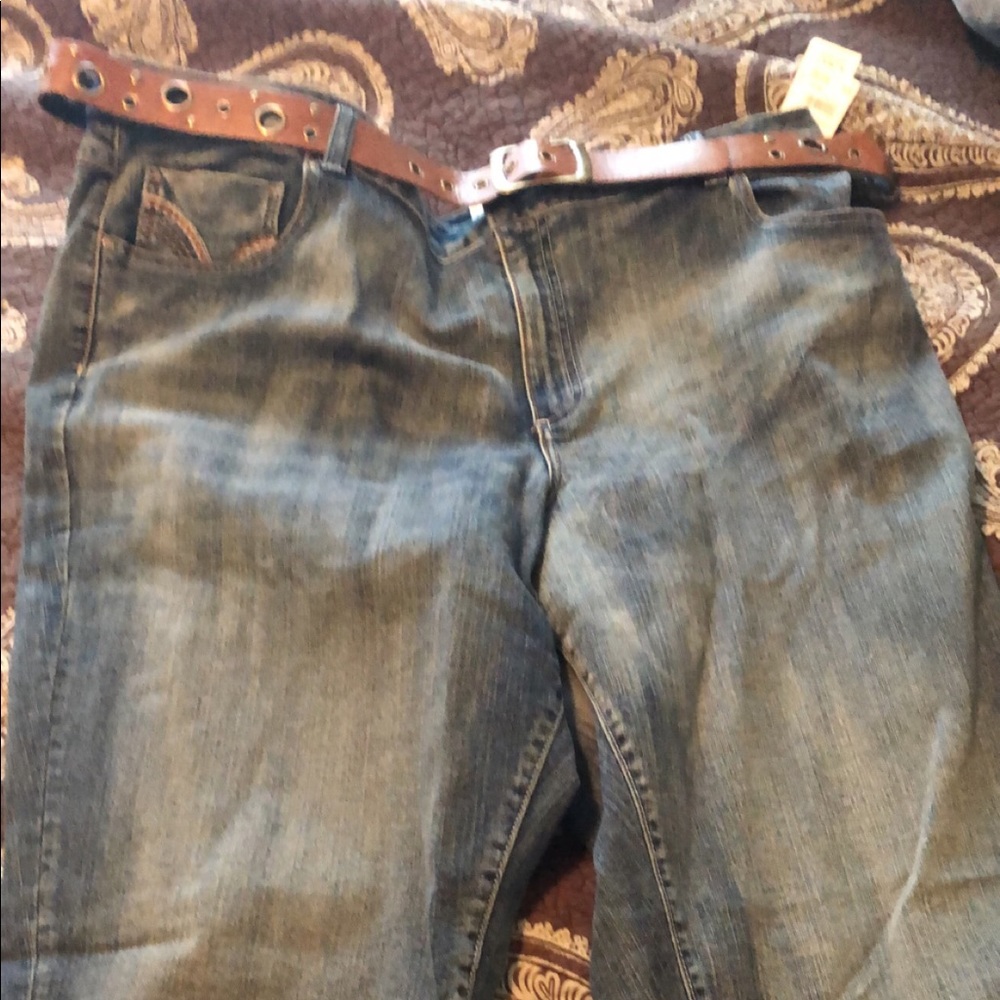 NWT Cato Brand Capris